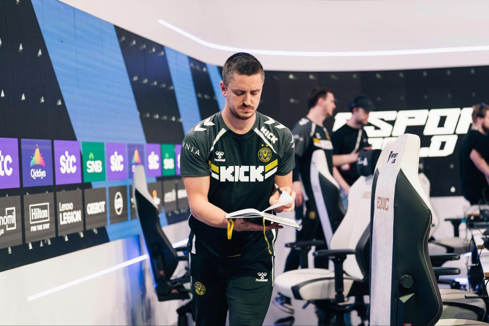 Apex holding a notebook