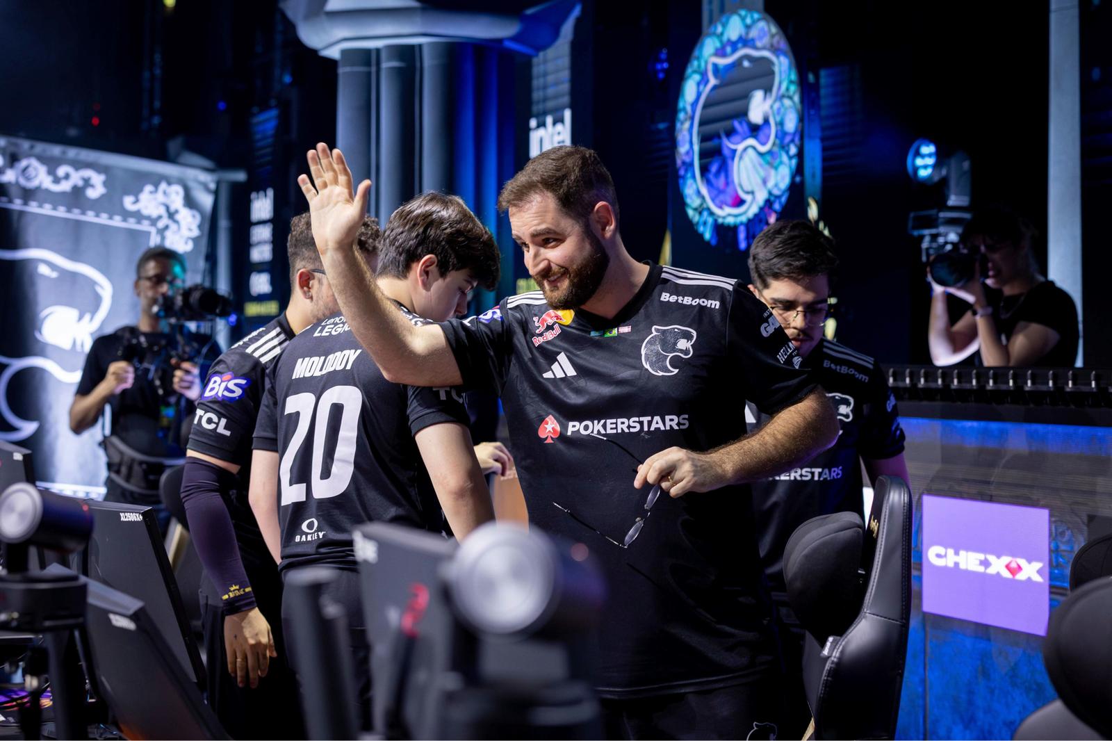 FalleN from FURIA waving to the crowd at IEM Cologne 2026 to indicate a happy FURIA