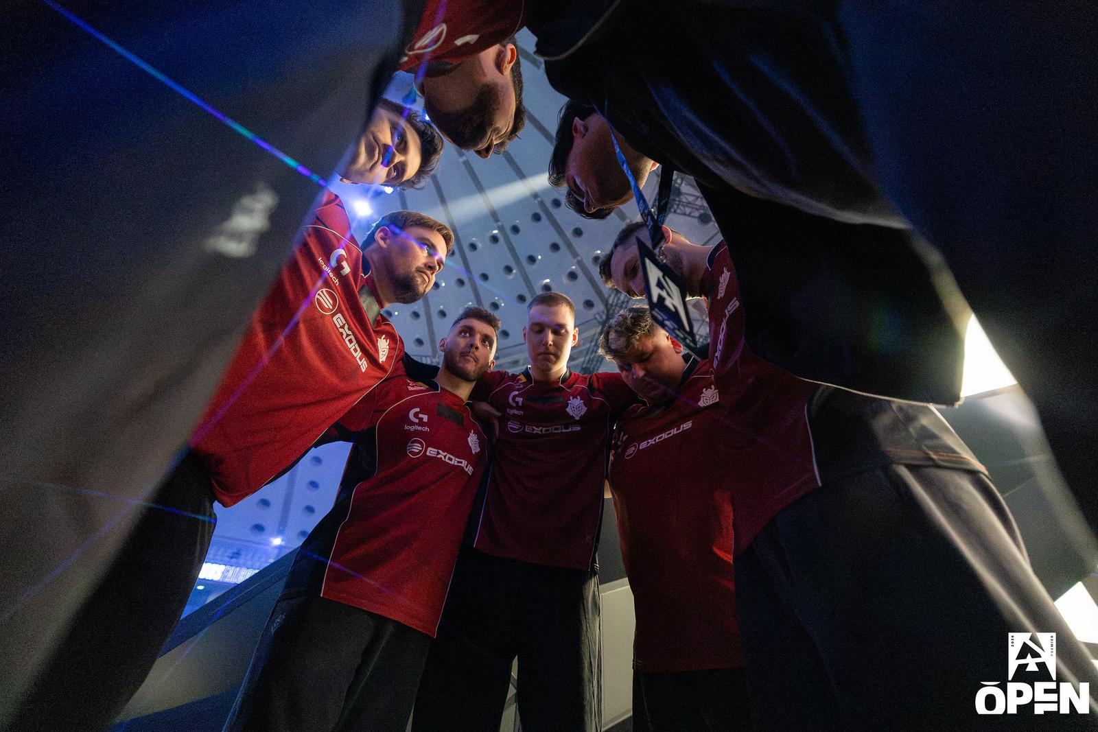 G2 Huddled up together at BLAST Open Porto.