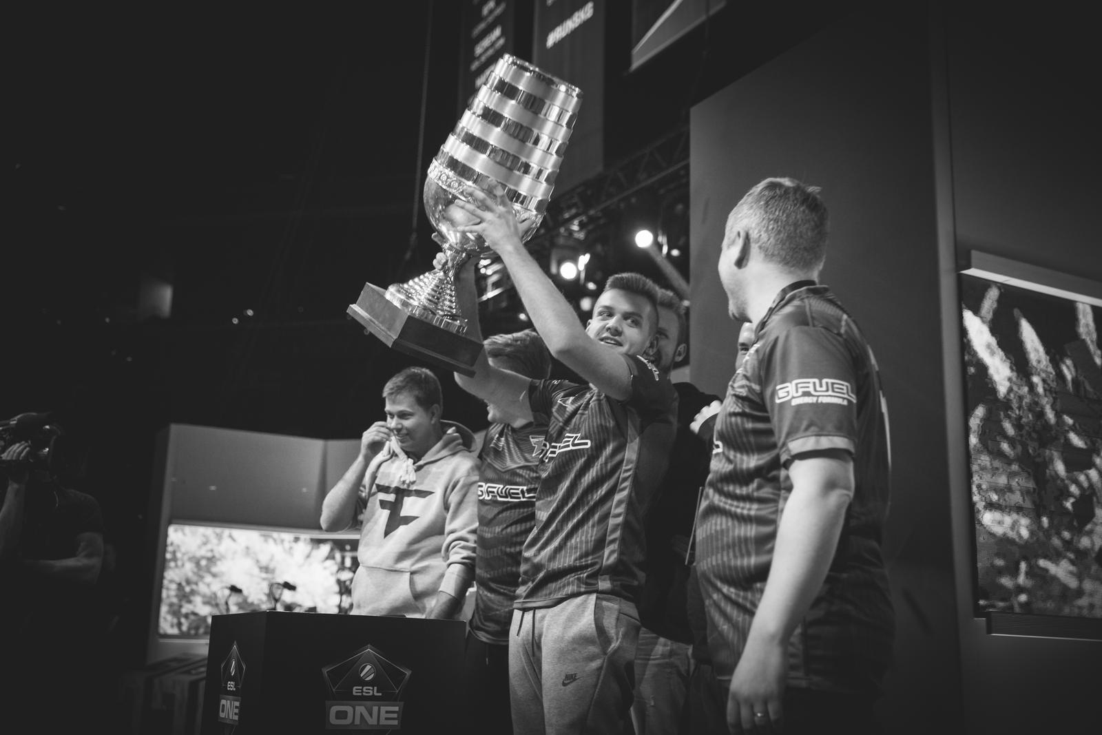 FaZe Clan lifting the ESL One New York 2017 Trophy